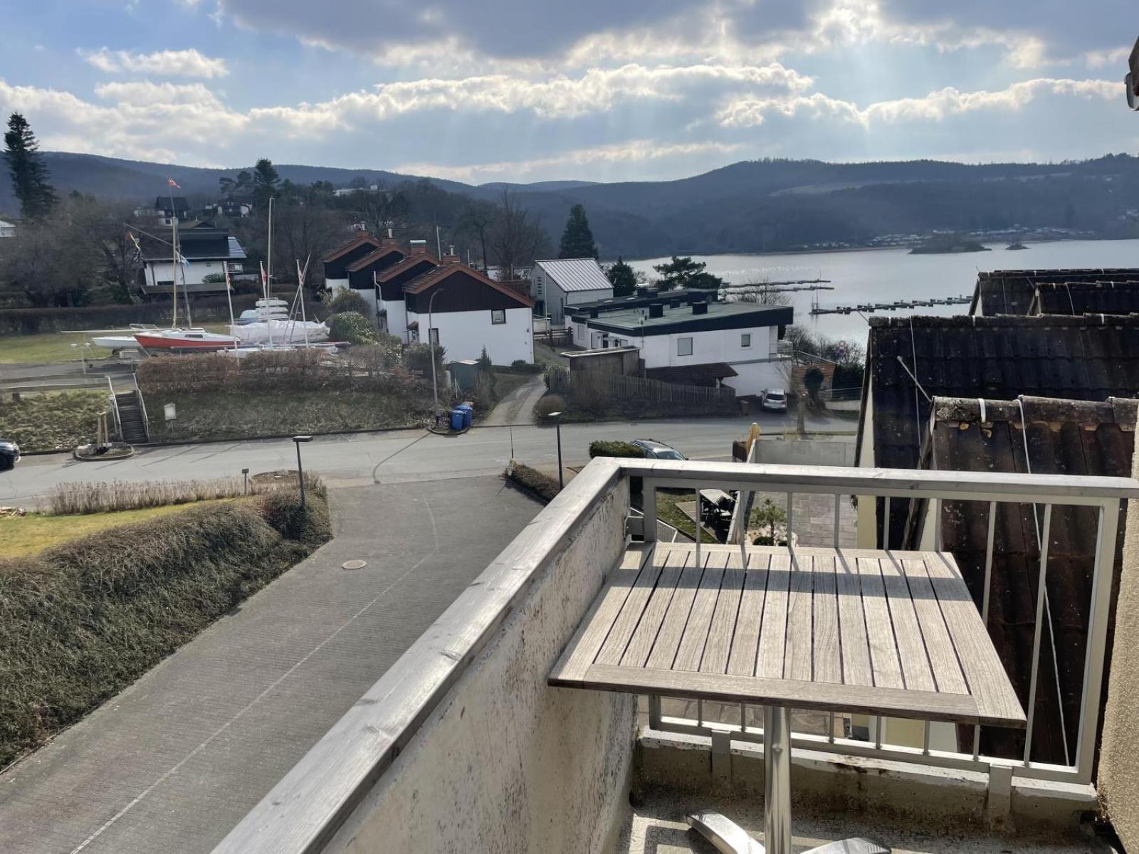 Gemutliche 93M2Fewo Mit 2 Schlafzimmern Und Seitlichem Seeblick Vom Balkon Scheid  Ngoại thất bức ảnh